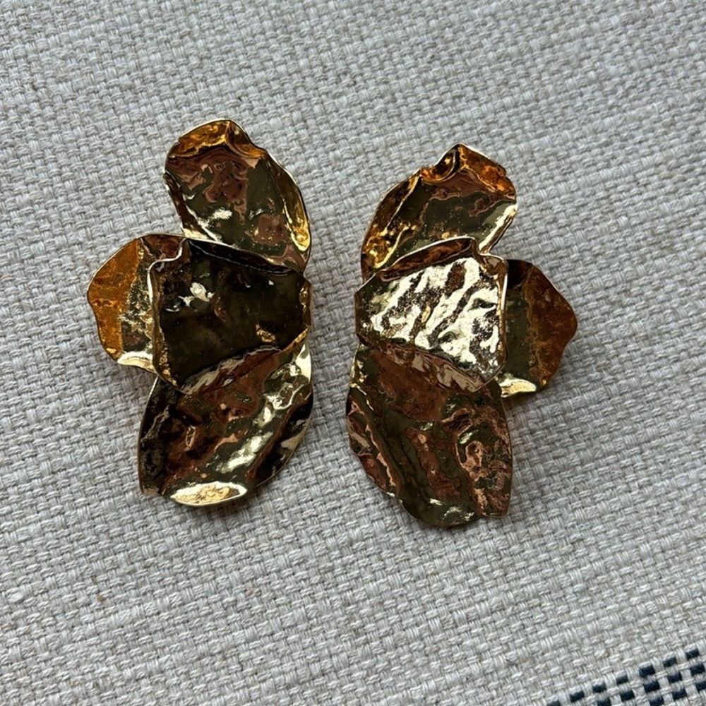 Beautiful Gold Fan Earrings